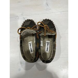 Minnetonka Trev Moccasin Slipper - Kids size‎ 9